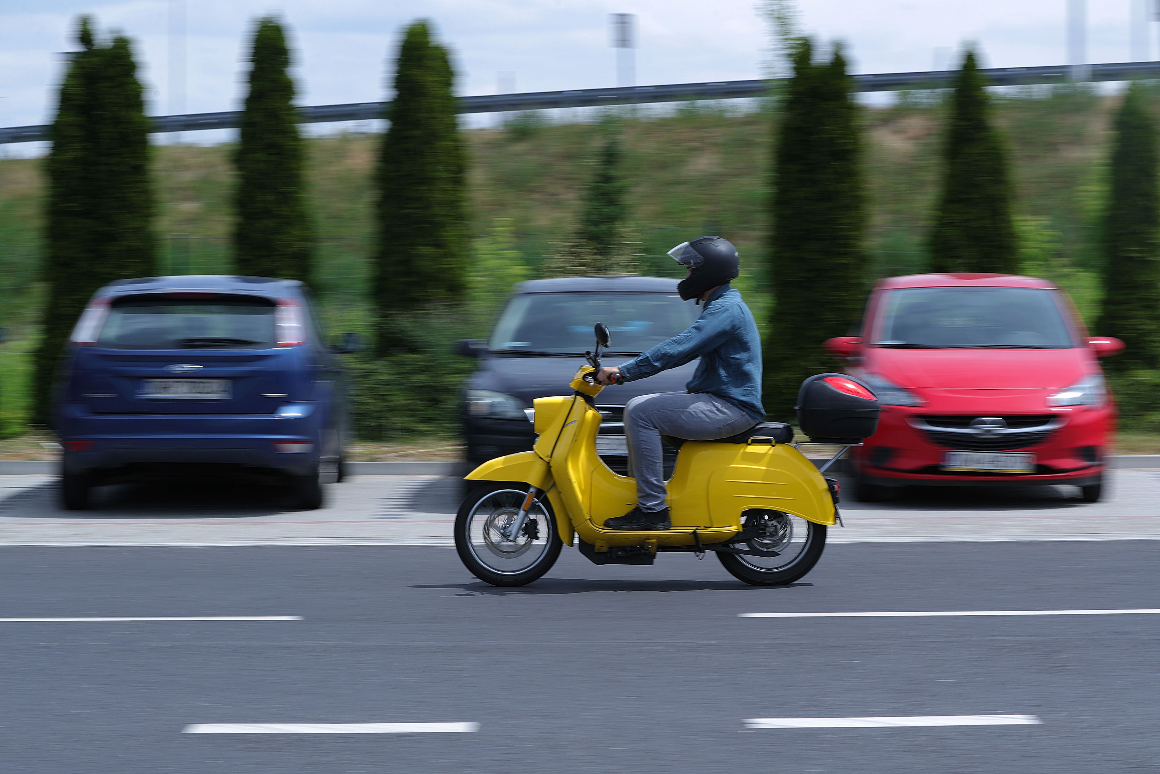 India&rsquo;s Electric Scooters Face Trial By Fire Amid Surging Demand