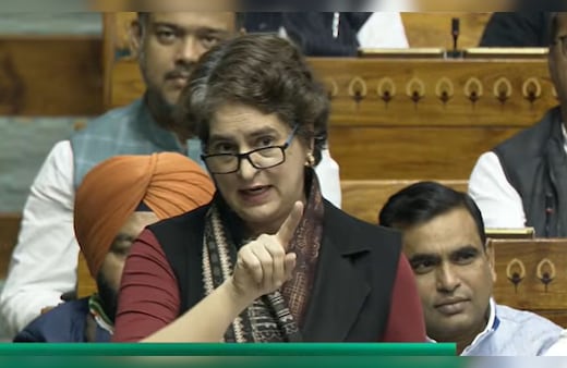 LIVE: 'वंदे मातरम देश के कण-कण में बसा है, इसपर बहस क्यों?' प्रियंका गांधी ने सरकार को घेरा