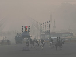 जहरीली हवा से सांसों पर संकट, 450 के पार AQI, दिल्ली में अभी और बढ़ेगा प्रदूषण