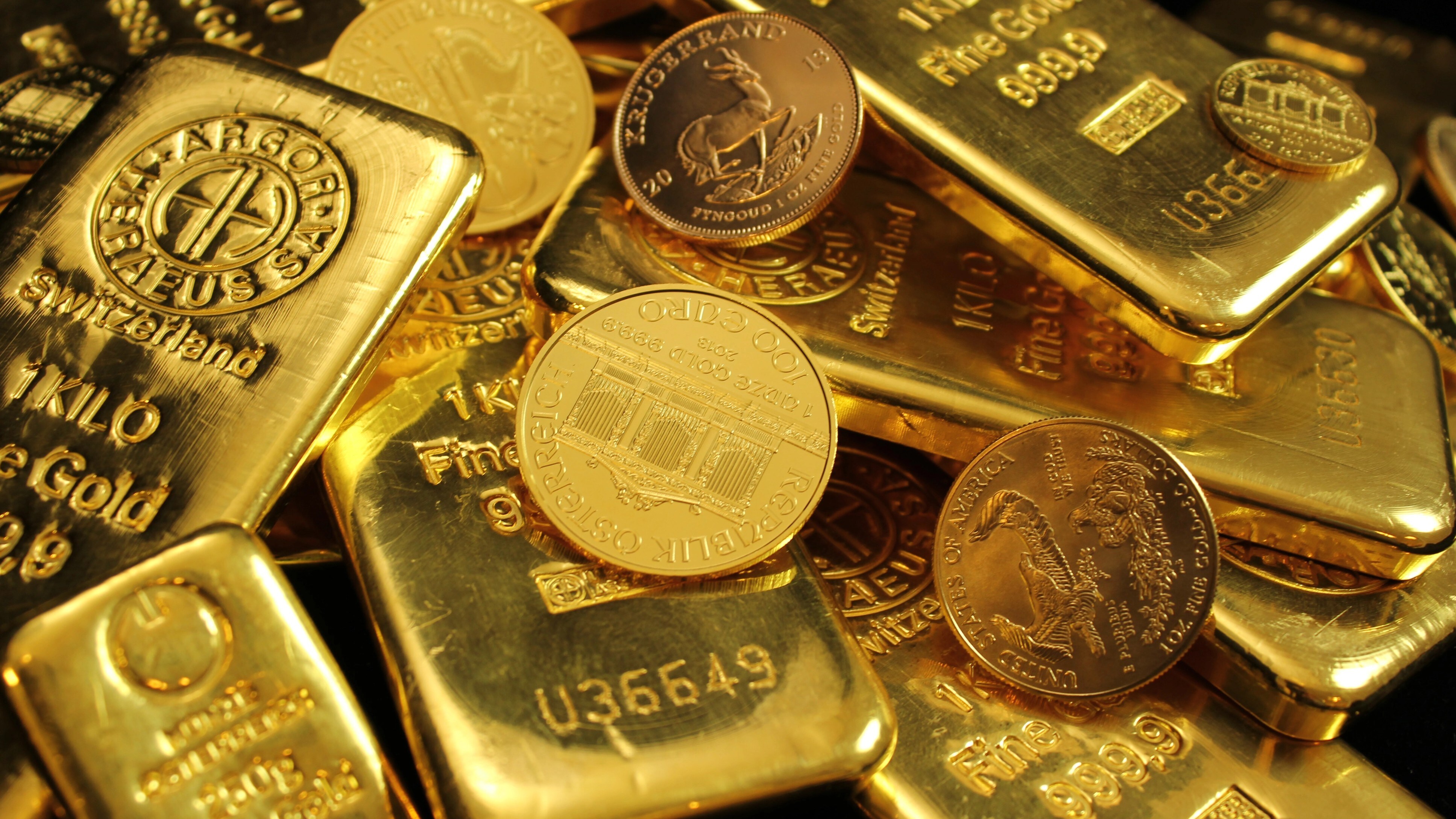 Gold Silver Prices Today, January 6: Gold Rates Fall After A 2-Day Hike, Silver Rates Go Down As Well