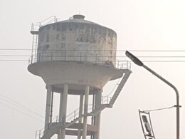 दौसा में कंबल ओढ़कर पानी की टंकी पर चढ़ गई 2 युवतियां, पुलिस-प्रशासन को संभालना पड़ा मोर्चा