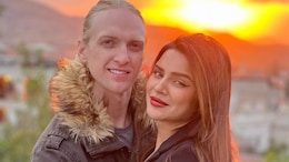 Aashka Goradia Announces Second Pregnancy On 8th Wedding Anniversary With Brent Goble