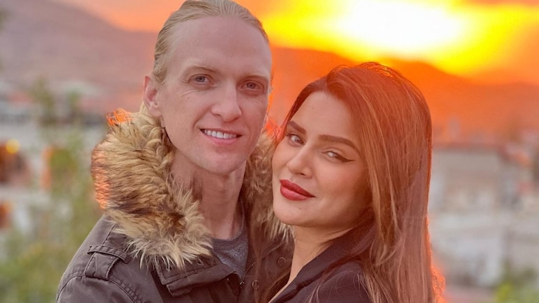 Aashka Goradia Announces Second Pregnancy On 8th Wedding Anniversary With Brent Goble