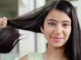 शैम्पू के ऐड से 1100 करोड़ की फिल्म तक, 2025 की सबसे बड़ी हीरोइन बनी 20 साल की ये लड़की