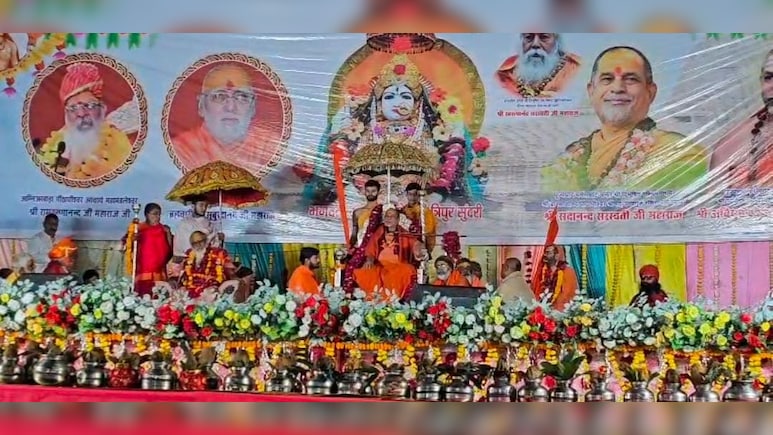 "सरकारों के हाथों में नहीं होनी चाहिए मंदिरों की व्यवस्था..." शंकराचार्य सदानंद सरस्वती ने दिया बयान 