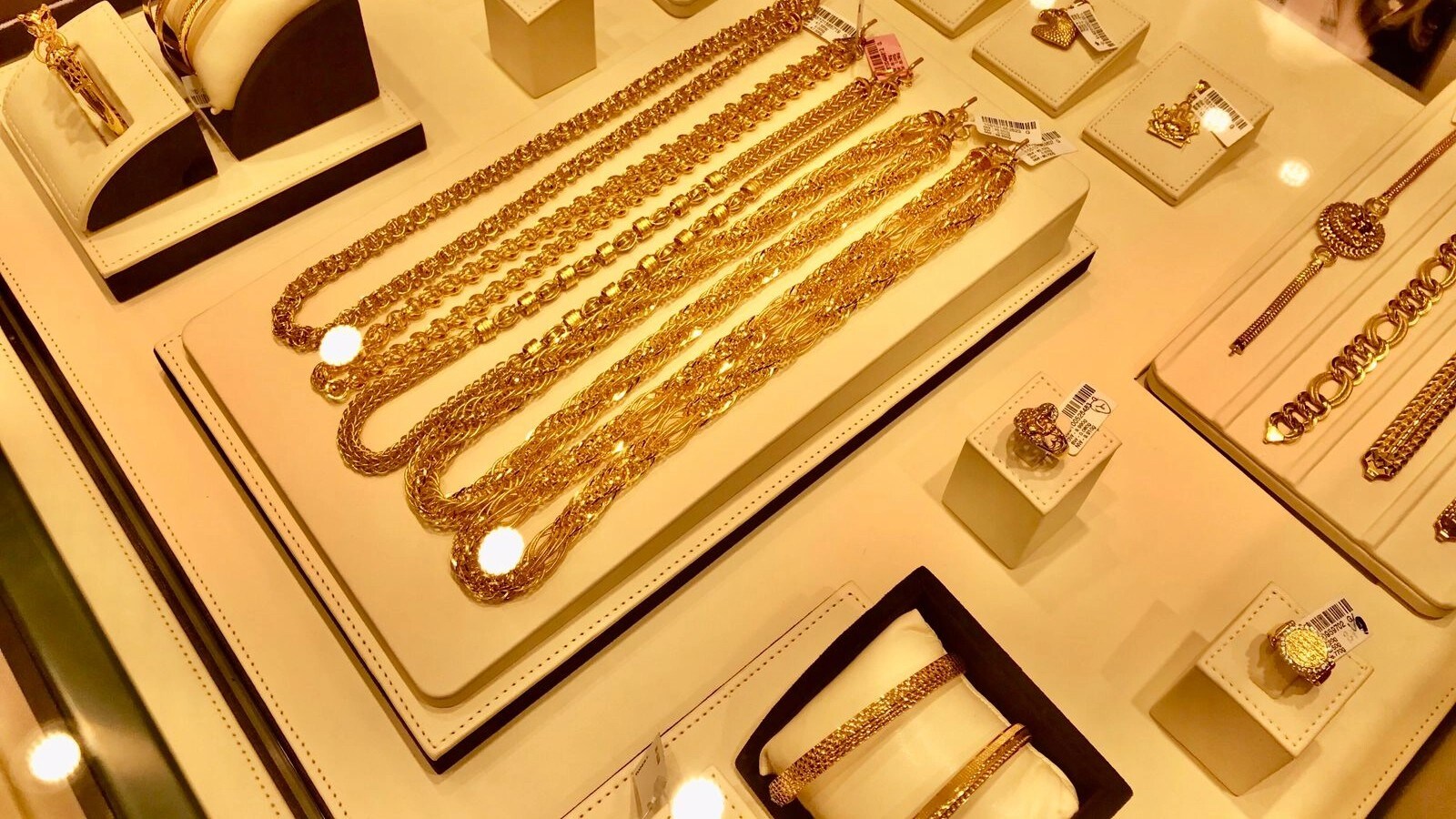 Gold Price Higher At 84,650 &mdash; Check Rates In Mumbai, Bengaluru, Delhi, Chennai And More