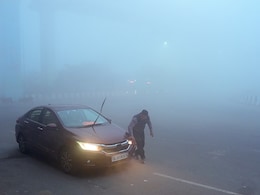 Weather News: आज कोहरे ने 'कर्फ्यू' लगा दिया, सड़क पर सन्नाटा, 100 से ज्यादा ट्रेनें लेट, फ्लाइट में देरी