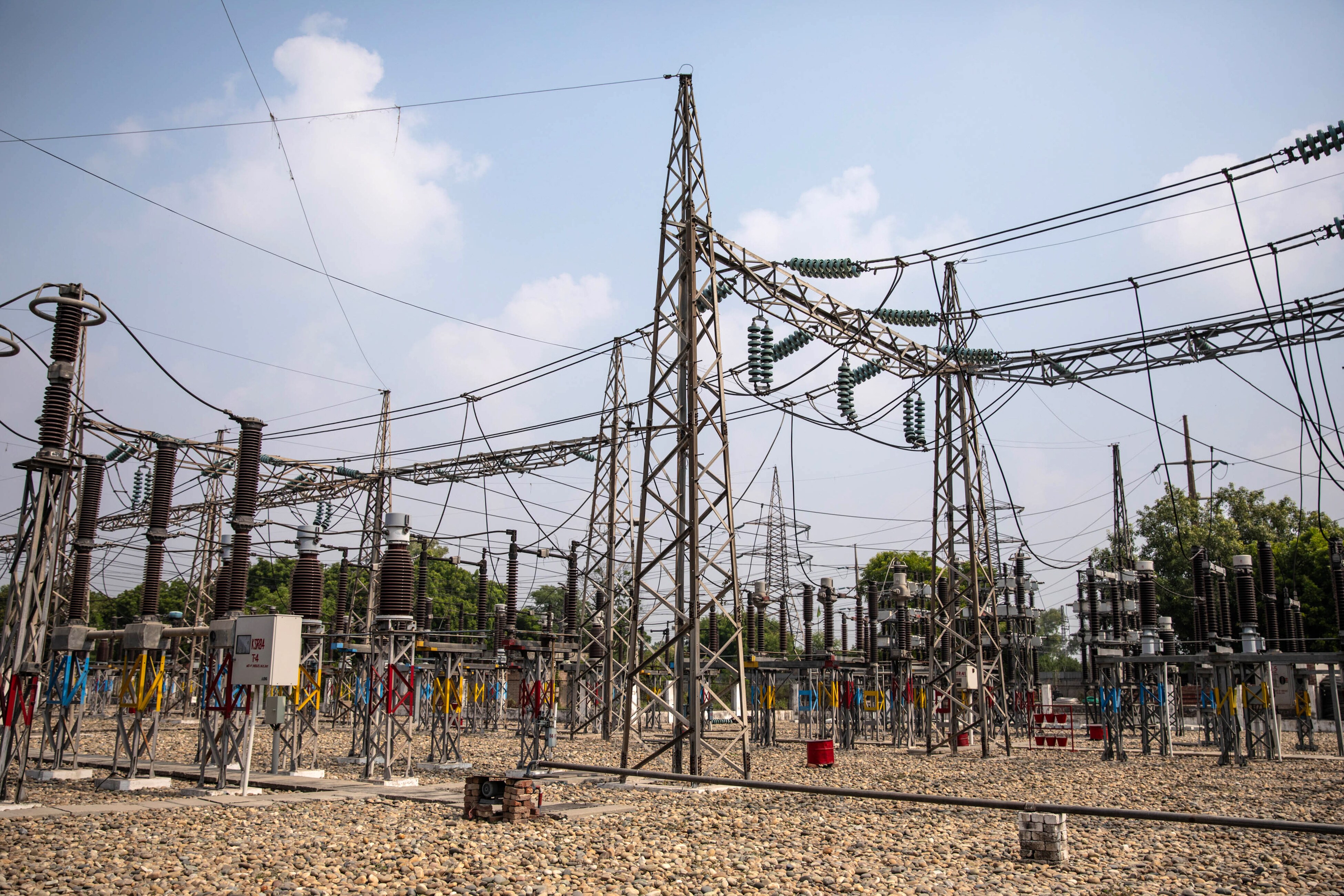 World Bank Arm, ADB Criticize Pakistan Over Revising Power Deals