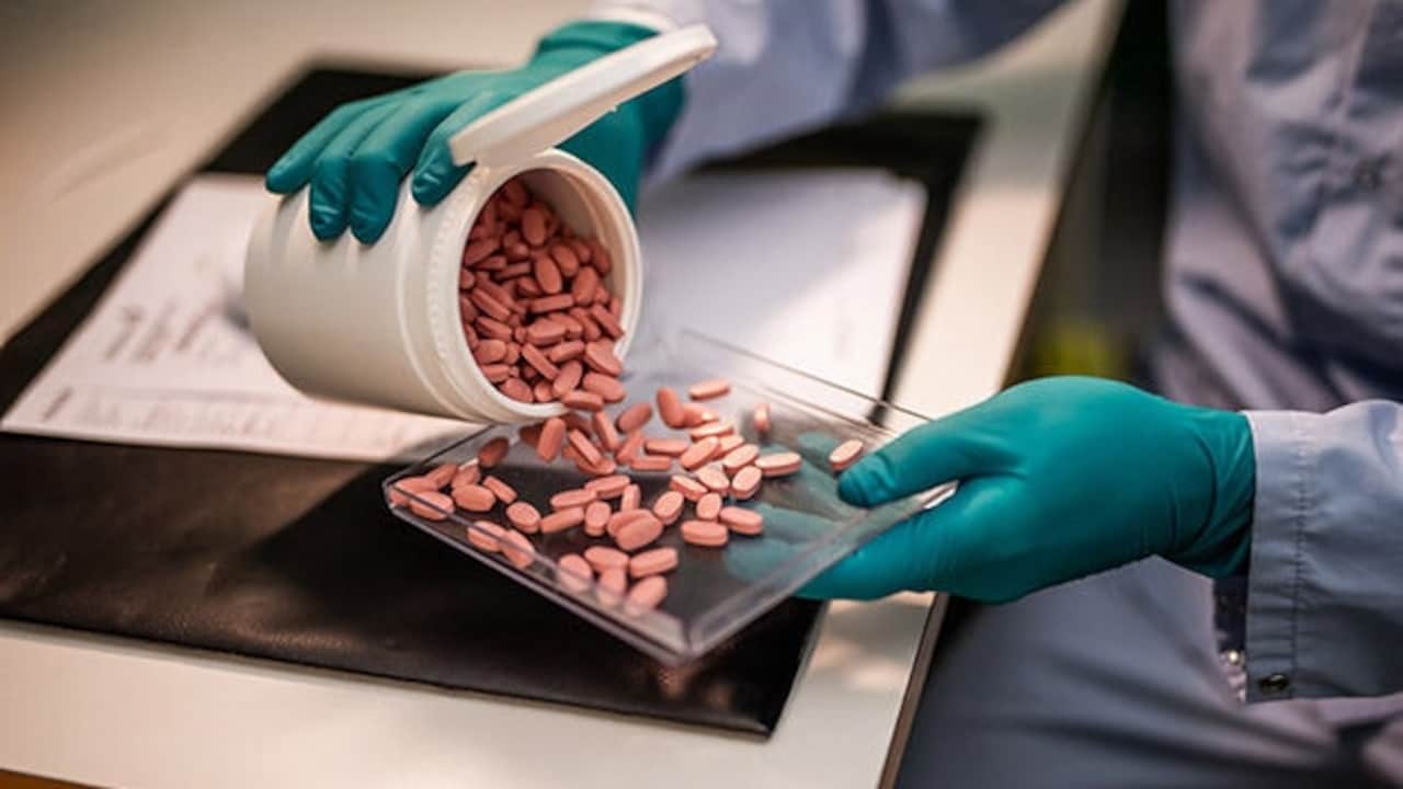 AstraZeneca Shares Sink 7% On $400 Billion Bristol Myers Buyout Talks