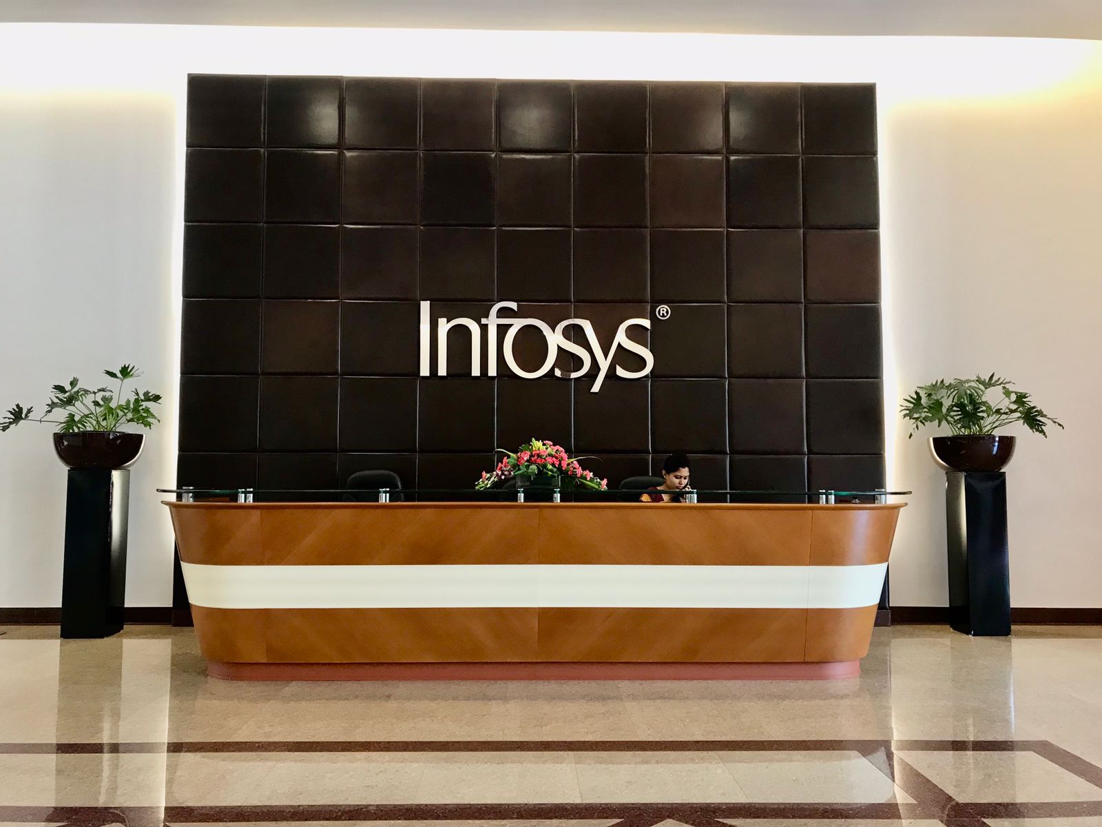 Infosys ADR Tumbles Over 9% After It Slashes Revenue Guidance For FY24