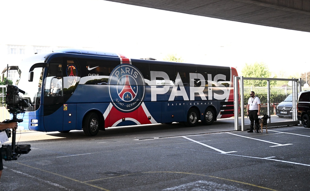 PSG Team Bus Stoned Outside Bilbao Hotel: Report