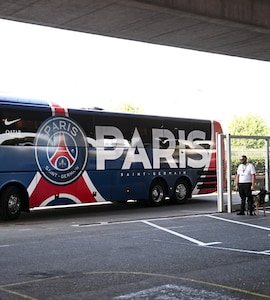 PSG Team Bus Stoned Outside Bilbao Hotel: Report