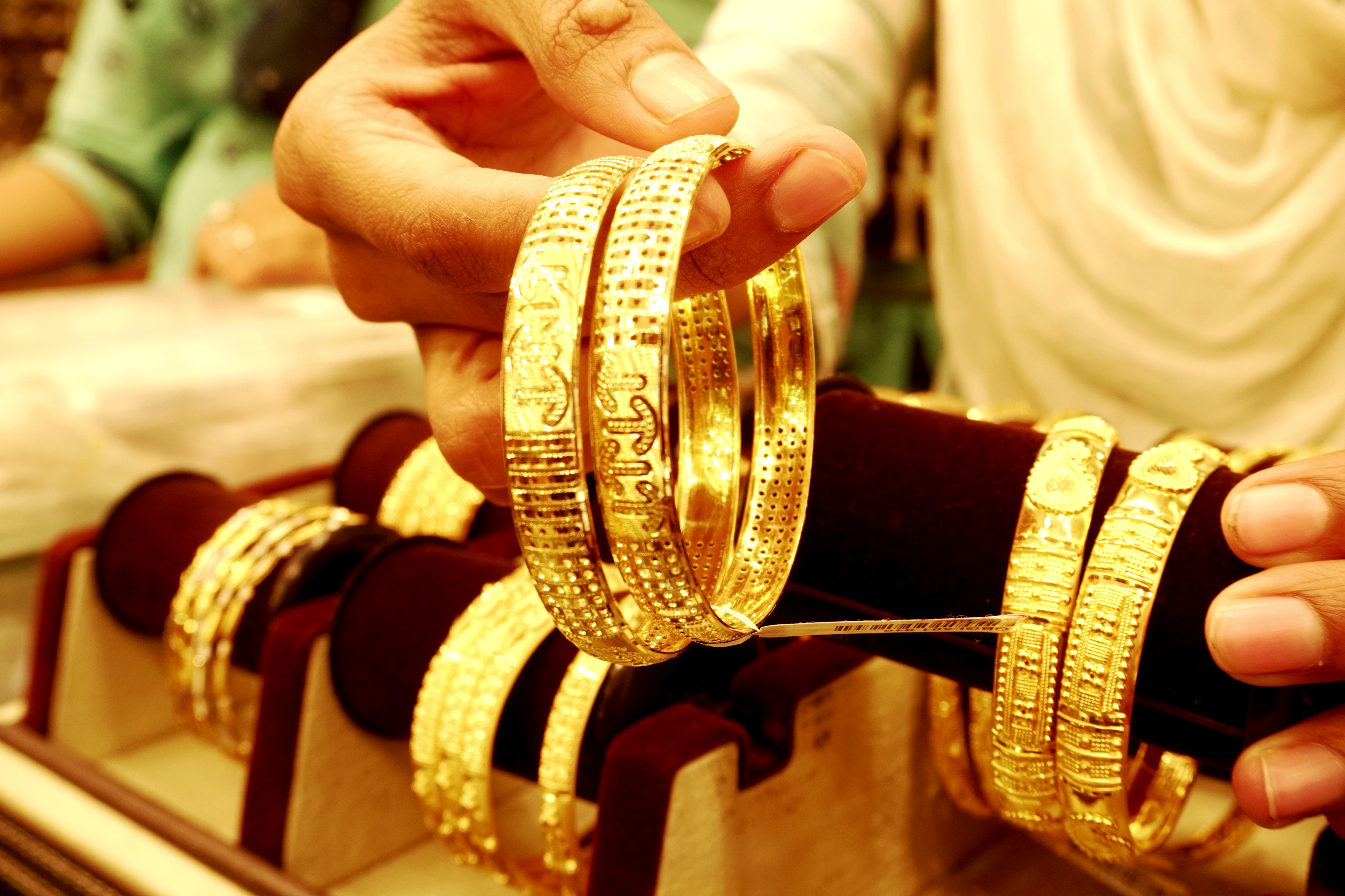 Manappuram Finance Q2 Results Review - Rising Delinquencies A Concern, PAT Inline: Dolat Capital