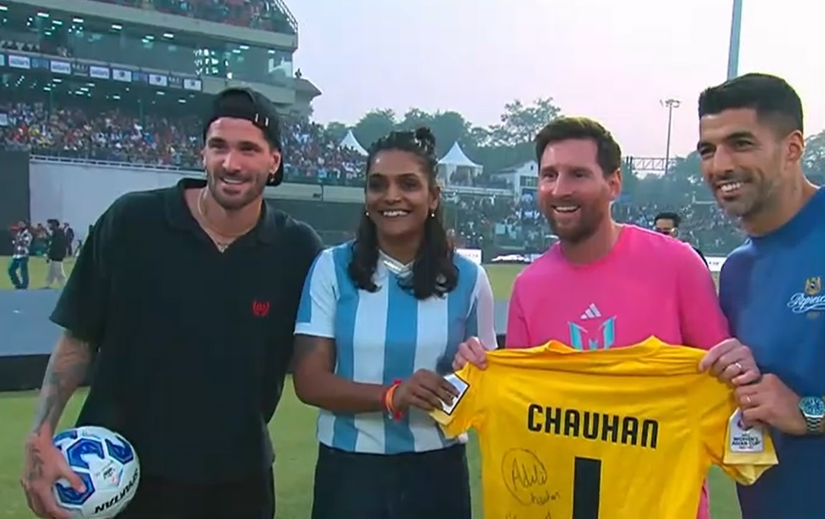 Lionel Messi: लियोनल मेस्सी से मिलने वाली यह फुटबॉलर कौन है? इंग्लैंड के क्लब के लिए खेलकर रचा था इतिहास