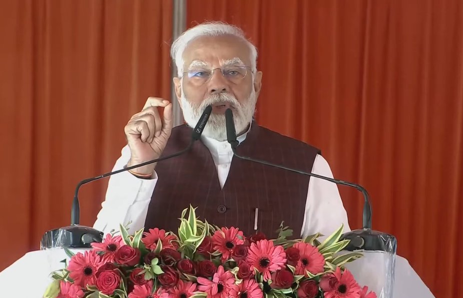 बंगाल में महाजंगलराज, विकास के लिए बीजेपी को दें मौका, PM मोदी का ममता बनर्जी पर बड़ा हमला