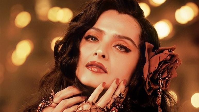 वही चेहरा और वही अदाएं, रेखा की तरह हूबहू दिखती है ये लड़की, इस हमशक्ल को देख फैंस बोले- इसे कहते हैं छलावा