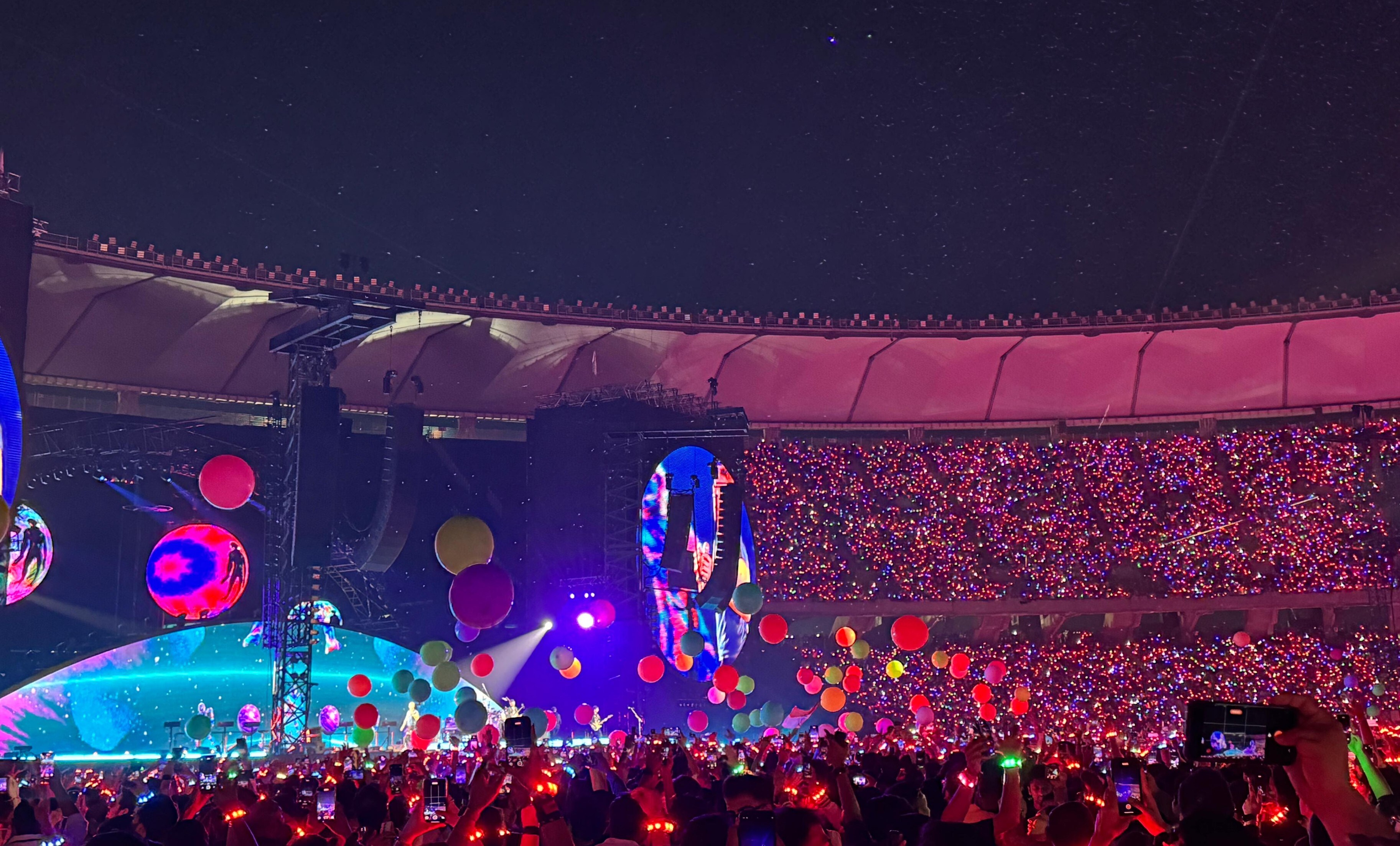A Sky Full Of Stars And A Sea Of Fans &mdash; How Coldplay Pulled Off A Mini Taylor Swift In Ahmedabad