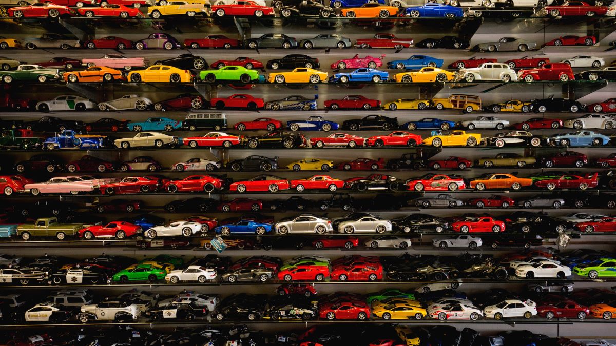 Auto Sales In November 2022: Hero MotoCorp's Sales Rise 12%, Royal Enfield's Dispatches Jump 37%