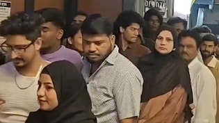 धुरंधर को देखने के लिए रविवार को सिनेमाघरों के बार लगी लाइनें, यकीन ना हो तो ये वीडियो देखिए