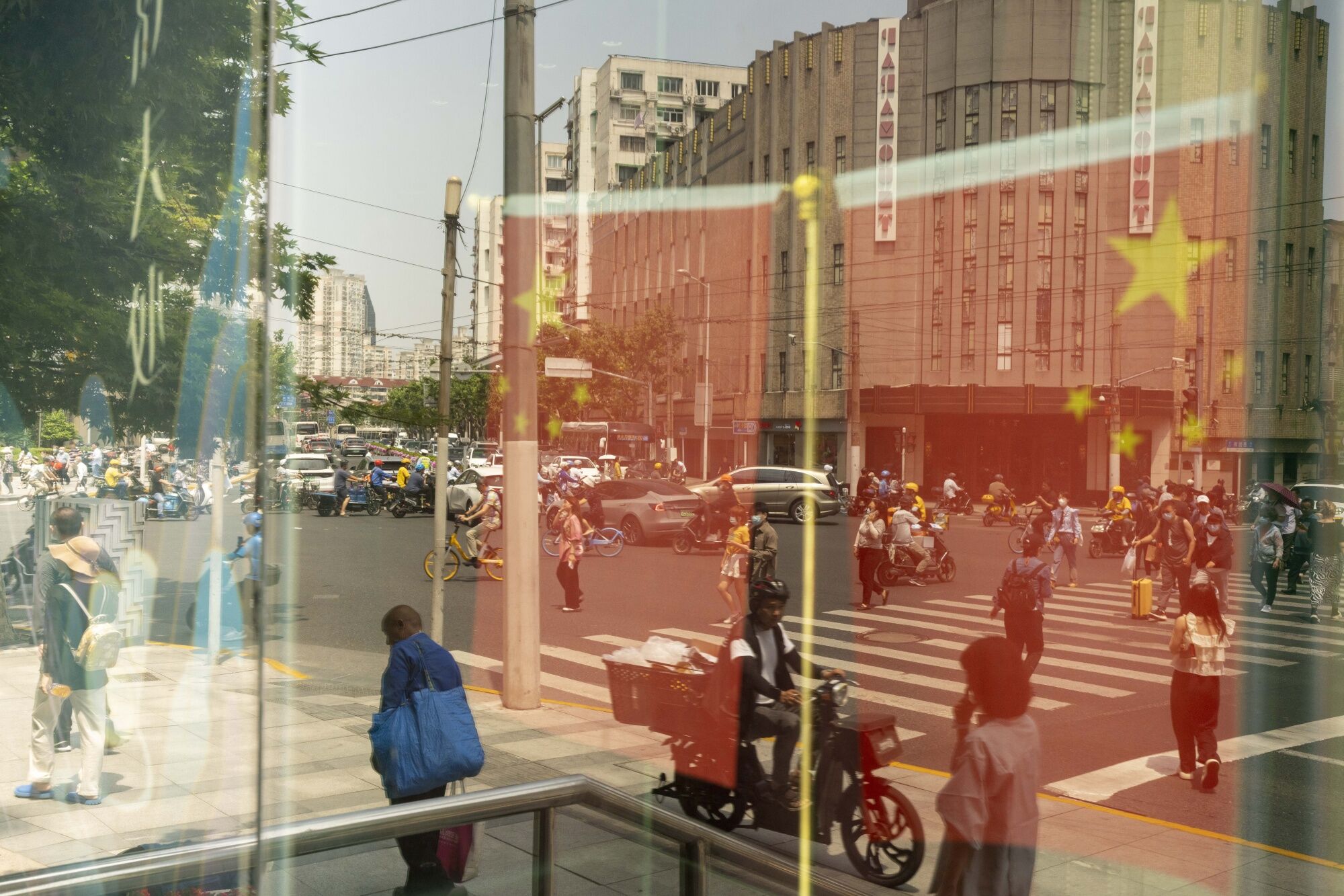China&rsquo;s Deflation Risk Fuels Calls For Interest Rate Cuts