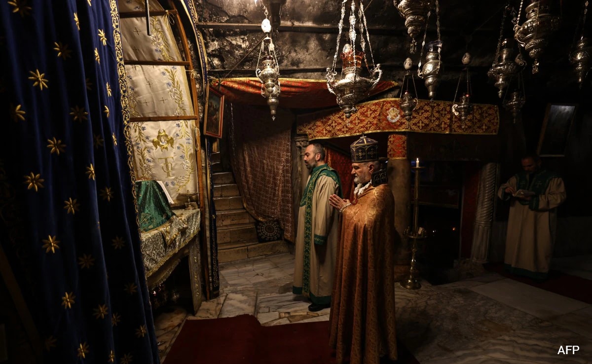 Bethlehem viert eerste Kerstmis in twee jaar terwijl het fragiele wapenstilstand in Gaza standhoudt