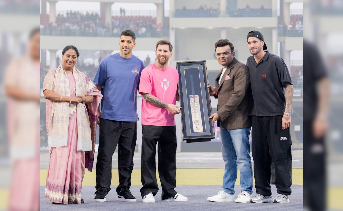 Football Fans In Frenzy As Lionel Messi Winds Up G.O.A.T. India Tour With Delhi Leg