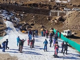 Video Of Tourist Activities On 'Fake Snow' In Manali Goes Viral, Internet Can't Stop Laughing