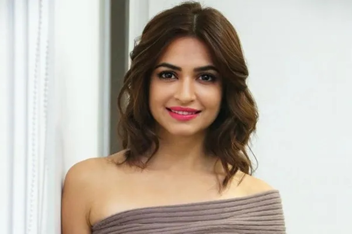 Kriti Kharbanda Calls Out Fraudster Posing As Her On WhatsApp: "Not Ok. Not Cool"