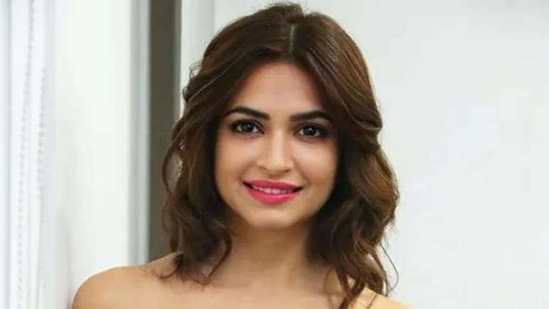 Kriti Kharbanda Calls Out Fraudster Posing As Her On WhatsApp: "Not Ok. Not Cool"