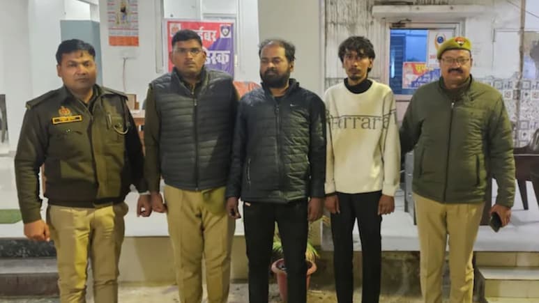 Shocking News : आधी दगड आणि विटांनी ठेचले, मग मृतदेह कुत्र्यांच्या हवाली केला, मित्रानंच केली मित्राची हत्या !