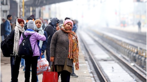 गाजियाबाद-पलवल रूट पर कोहरे का कहर, आज 70 से ज्यादा ट्रेनें लेट; देखें डाइवर्ट और रीशेड्यूल ट्रेनों की लिस्ट