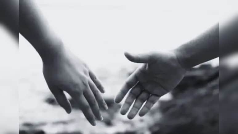 पत्नी की जुदाई का गम नहीं सह पाया पति, आधी रात को फांसी के फंदे से लटक गया