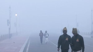 Delhi Chokes Under Smog As AQI Stays 'Very Poor', Flights Affected