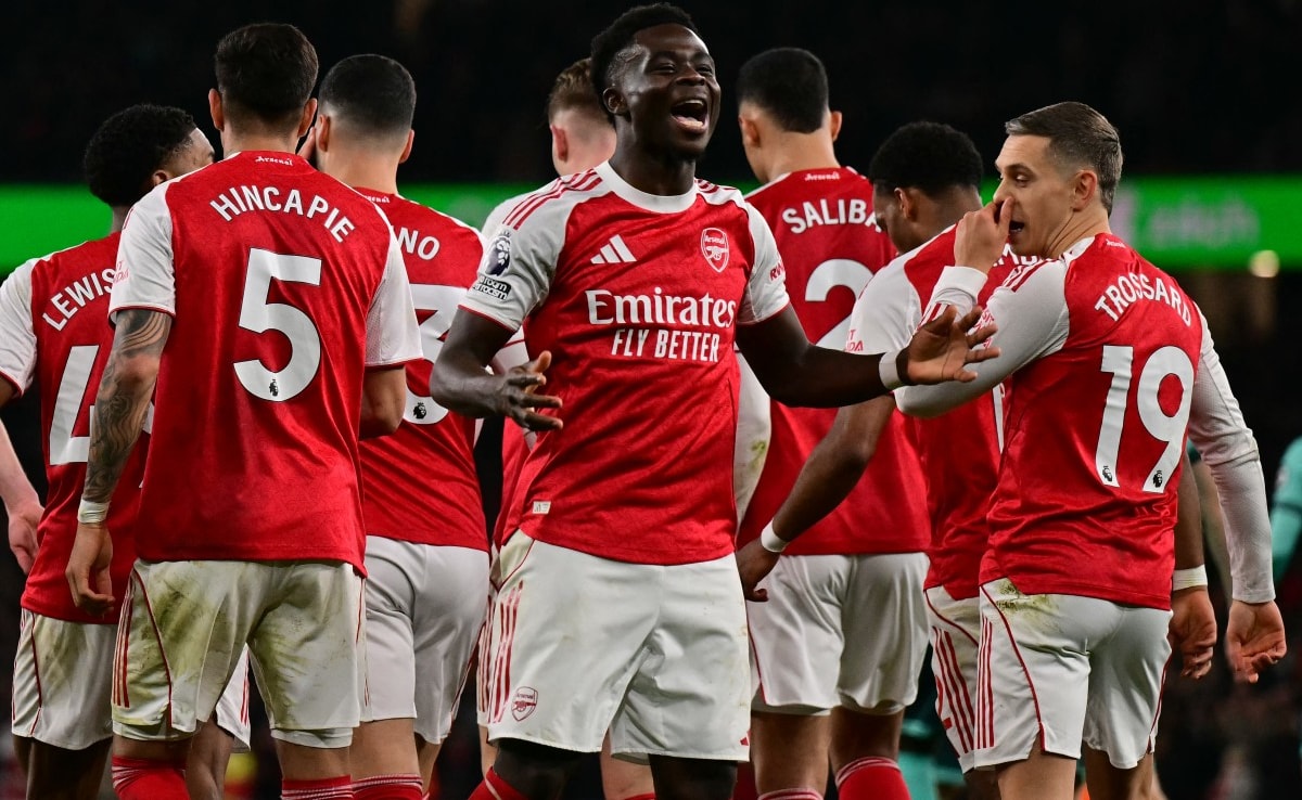 Two Own Goals Save Arsenal Blushes Against Wolves