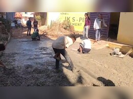 MP News: गुना की इस कॉलोनी ने 30 लाख का चंदा जुटाकर खुद बना ली सड़क, क्&zwj;या बोले कलेक्&zwj;टर?