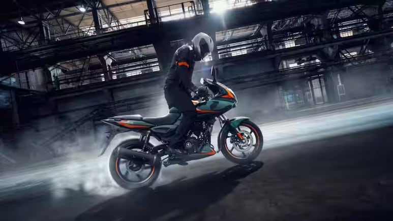 नए अवतार में आई Bajaj Pulsar 220F, फीचर्स देख फैंस बोले- 'वाह भाई वाह'