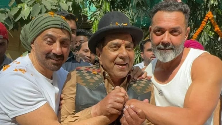 <i>Ikkis</i>: Sunny, Bobby Deol To Host Special Screening Of Dharmendra's Last Film In Mumbai