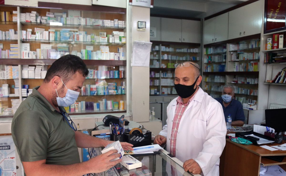 दवा के रिएक्शन की तुरंत कर सकेंगे रिपोर्ट,  हर मेडिकल स्टोर पर लगेगा QR कोड और टोल फ्री नंबर