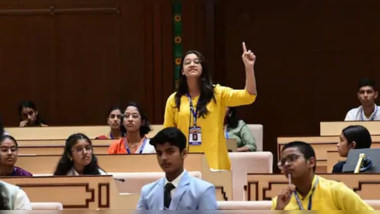 "डॉक्टर&ndash;इंजीनियर ही खुदा नहीं होते", स्पीकर वासुदेव देवनानी बोले- बच्चे दूसरे करियर विकल्प भी देखें