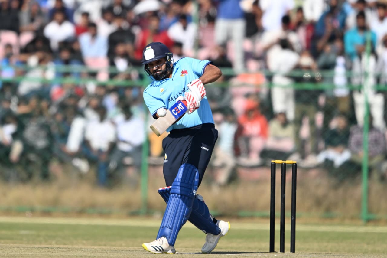 Vijay Hazare Trophy LIVE Updates: विजय हजारे ट्रॉफी में रोहित शर्मा ने मचाया गदर, 62 गेंद पर ठोका तूफानी शतक