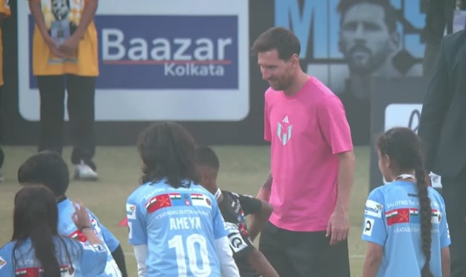 Lionel Messi In Delhi Live: स्टेडियम में लग रहे मेस्सी मेस्सी के नारे, फुटबॉल स्टार पहुंचा स्टेडियम