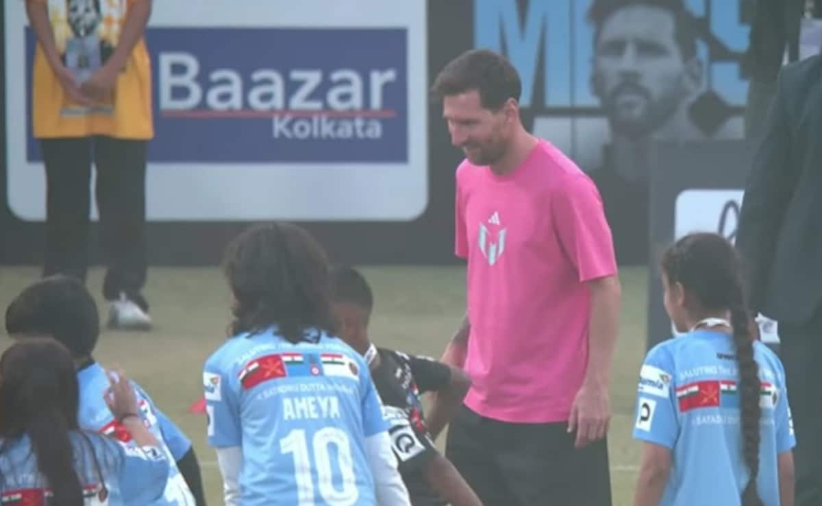 Lionel Messi: आंखों में आंसू आ गए, फैंस बोले, मेसी को देख सपना सच हो गया.