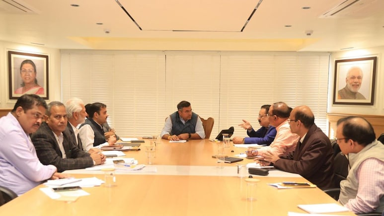 Delhi Plans 400-km Road Revamp, Daytime Construction May Hit Traffic