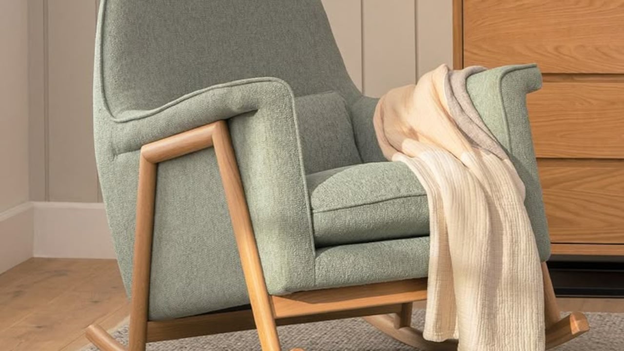 Manual Vs Motorised Recliners: What Suits Small Homes Better