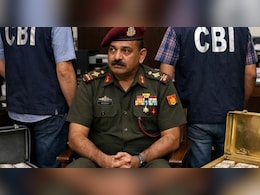 लेफ्ट&zwj;िनेंट कर्नल पर न&zwj;िज&zwj;ी कंप&zwj;न&zwj;ियों को लाभ पहुंचाने का आरोप, 2.36 करोड़ नकद बरामद