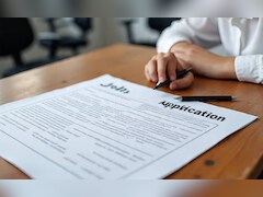 कैसे छुट्टी लेते हैं विधायक और सांसद, इन्हें किसे देनी होती है अर्जी?