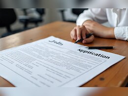 कैसे छुट्टी लेते हैं विधायक और सांसद, इन्हें किसे देनी होती है अर्जी?