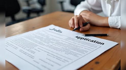 कैसे छुट्टी लेते हैं विधायक और सांसद, इन्हें किसे देनी होती है अर्जी?