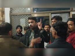 श्रीसांवल&zwj;ियाजी सेठ मंद&zwj;िर में स&zwj;िक्&zwj;योर&zwj;िटी गार्ड ने श्रद्धालुओं को धुना, नाक से बहने लगा खून