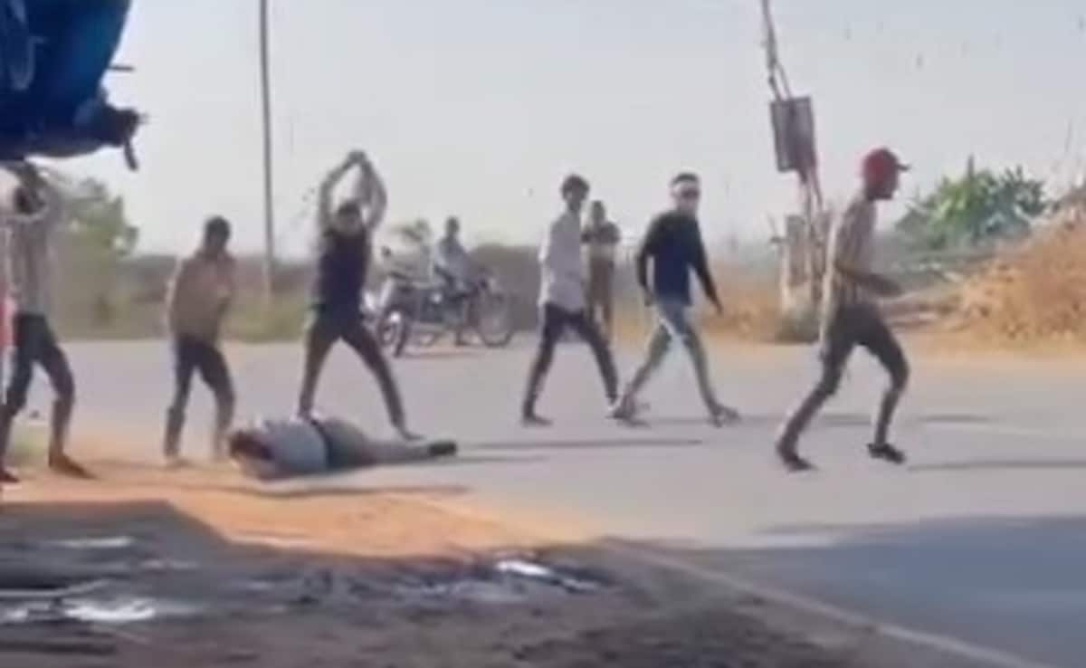 Refused Cigarettes On Credit, Group Thrashes Shopkeeper With Sticks